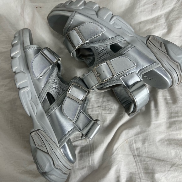 ASOS Silver chunky buckle gladiator sandals - Picture 3 of 4